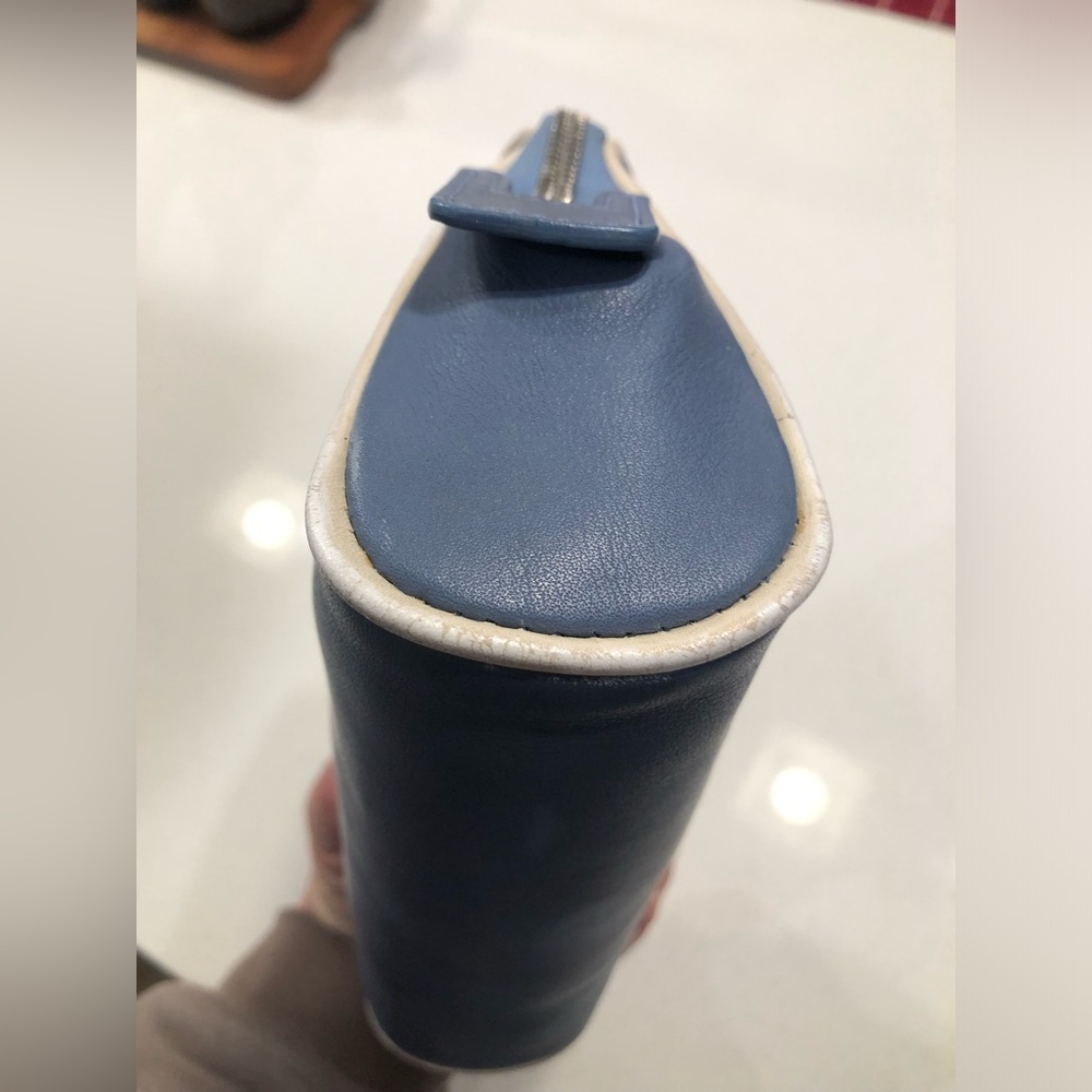 Coach Soft Cosmetic Bag Legacy Blue Leather Zip mini hangtag Excellent Condition - Picture 5 of 10